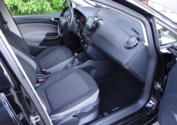 Seat Ibiza cena 29500 przebieg: 229600, rok produkcji 2016 z Mikołajki małe 704